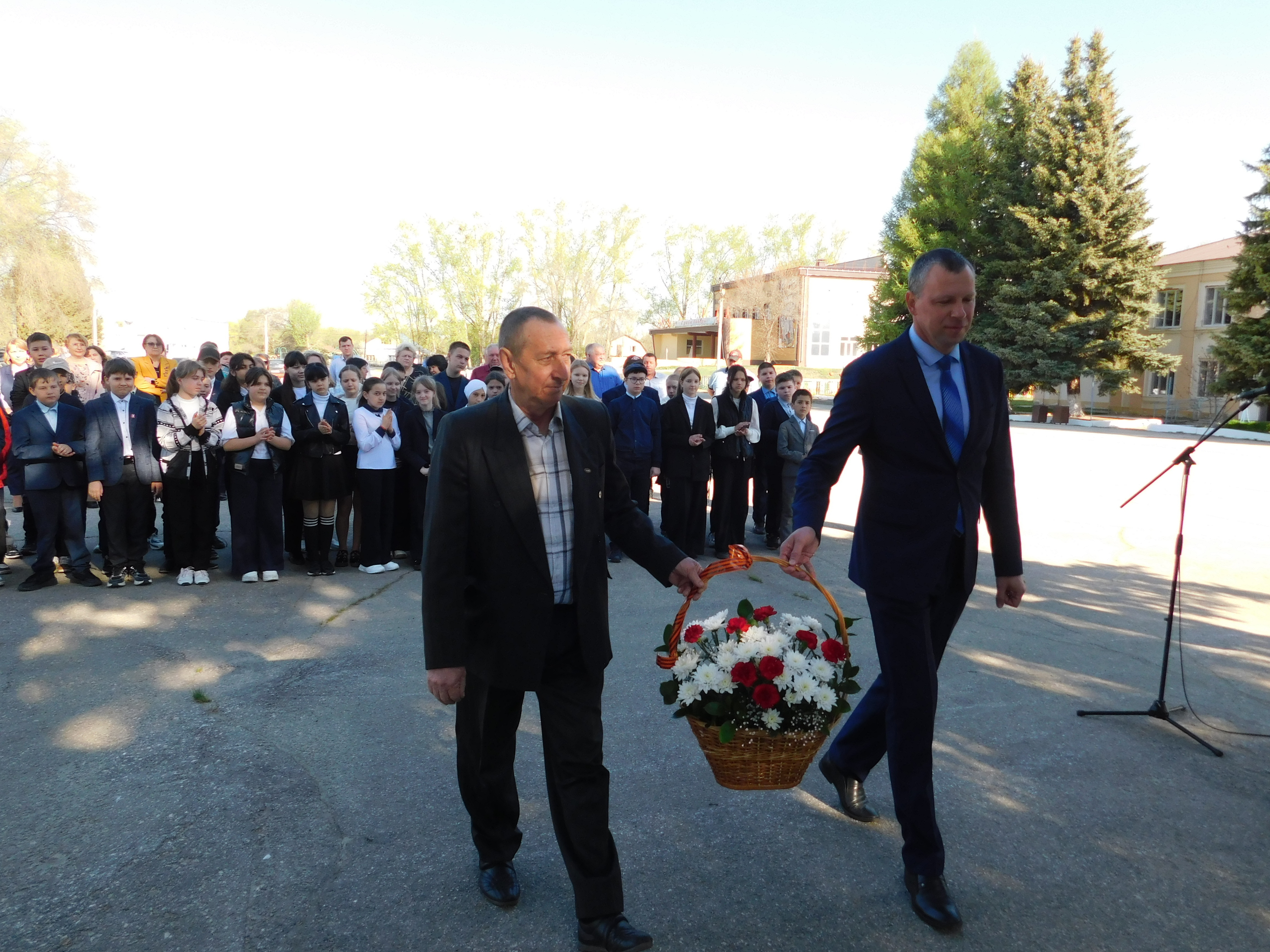 В Радищево отметили 155-летие со дня рождения Владимира Ленина.