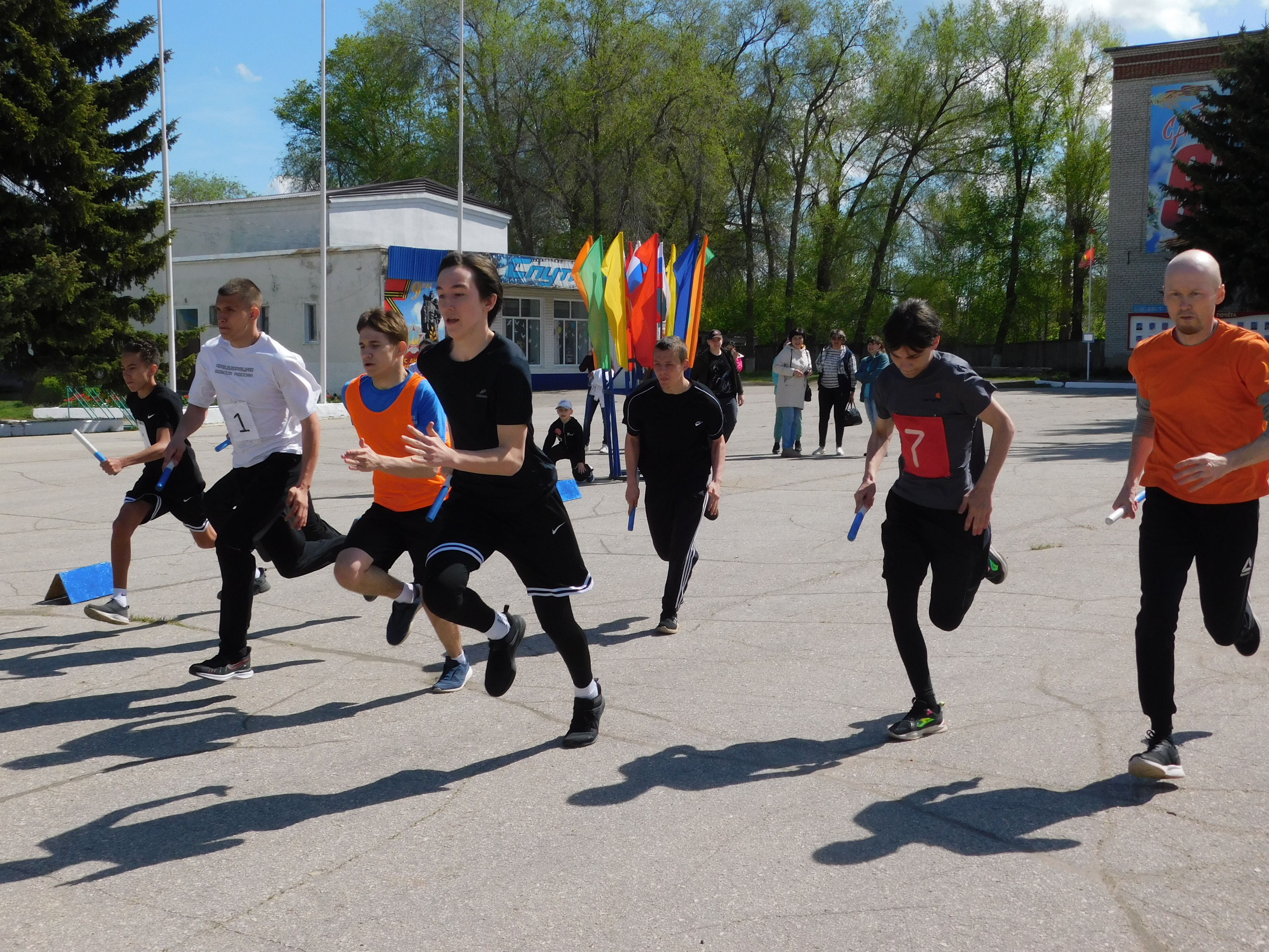 В Радищево прошла традиционная легкоатлетическая эстафета.