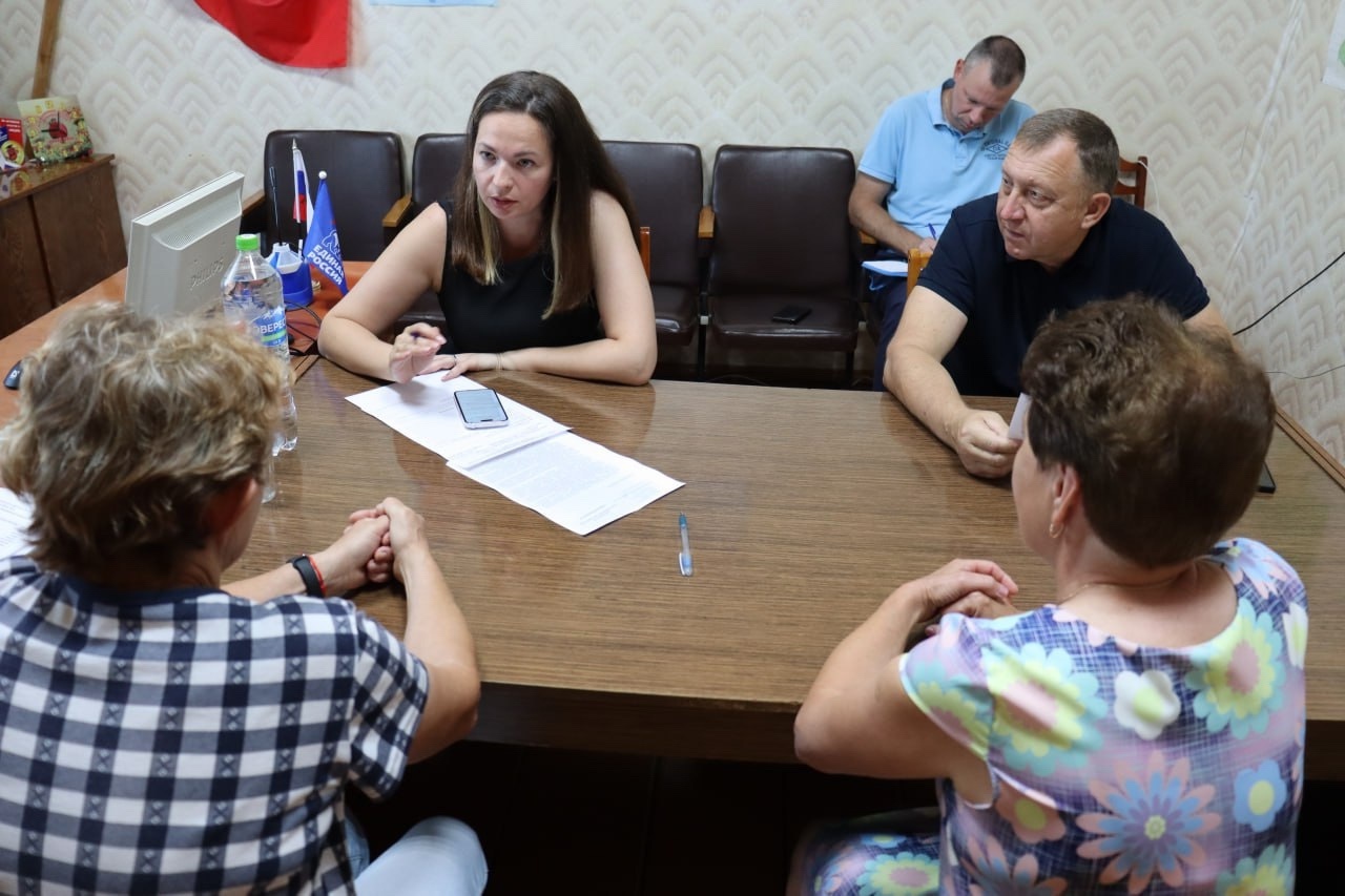 В районе работала депутат.