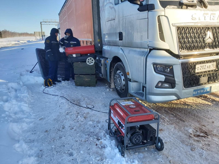 Попавшим в затор автомобилистам оказана помощь. Попавшим в затор автомобилистам оказана помощь.